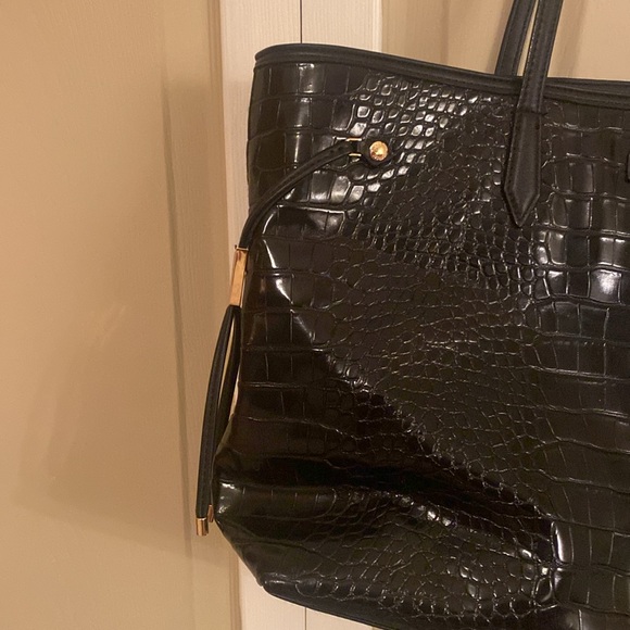 Victoria’s Secret tote bag. - Picture 3 of 6